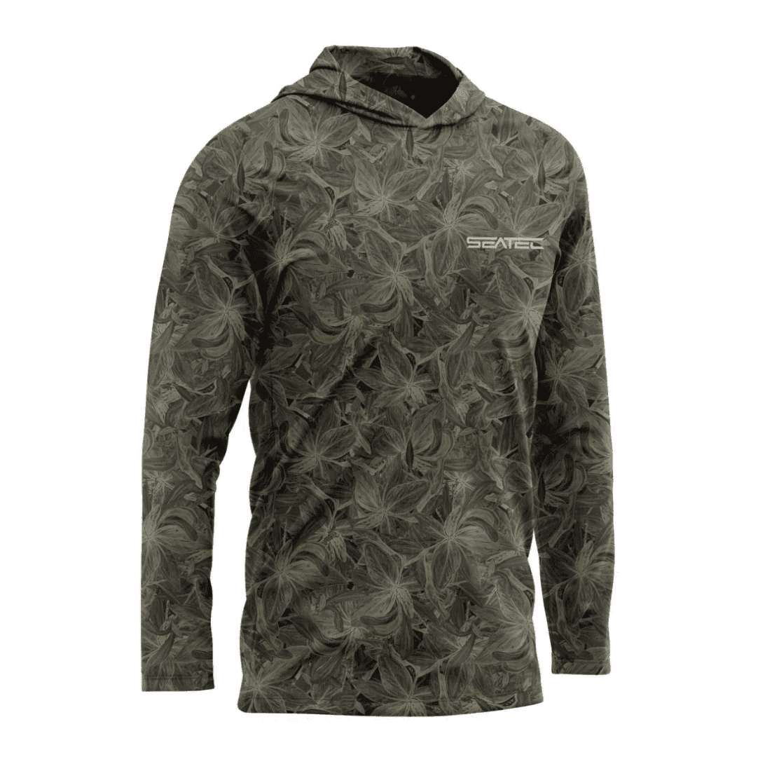 Camouflage long-sleeve hoodie with logo.